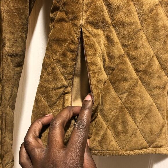 ANN TAYLOR quilted tan 100% suede/leather - Picture 2 of 7